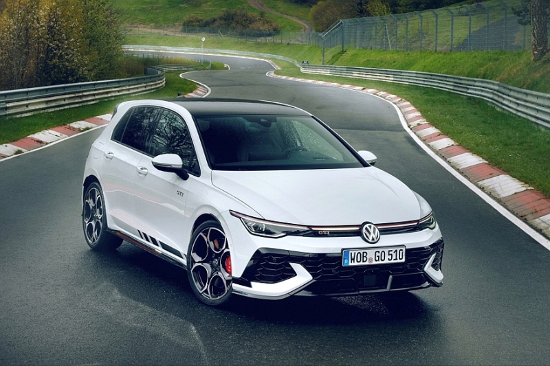 Обновлённый VW Golf GTI Clubsport: премьера на Нюрбургринге без рекорда