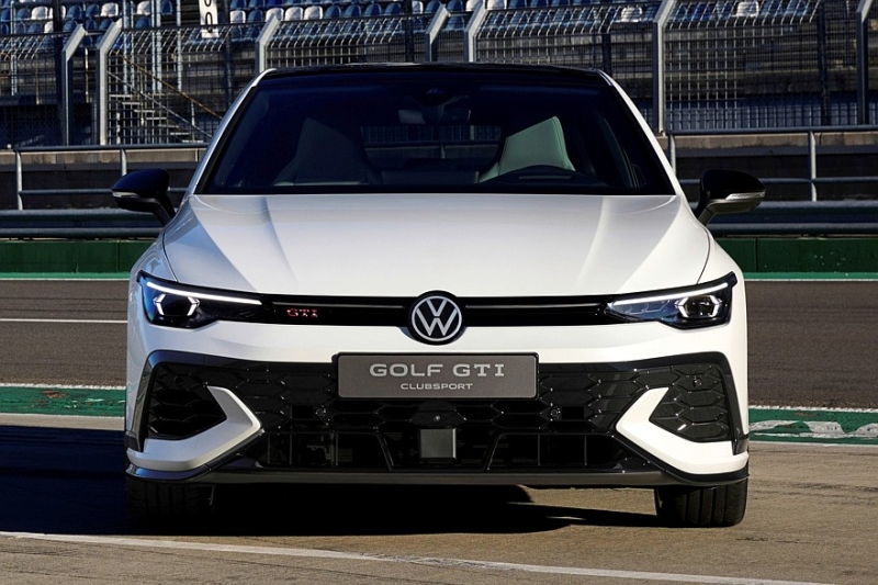 Обновлённый VW Golf GTI Clubsport: премьера на Нюрбургринге без рекорда