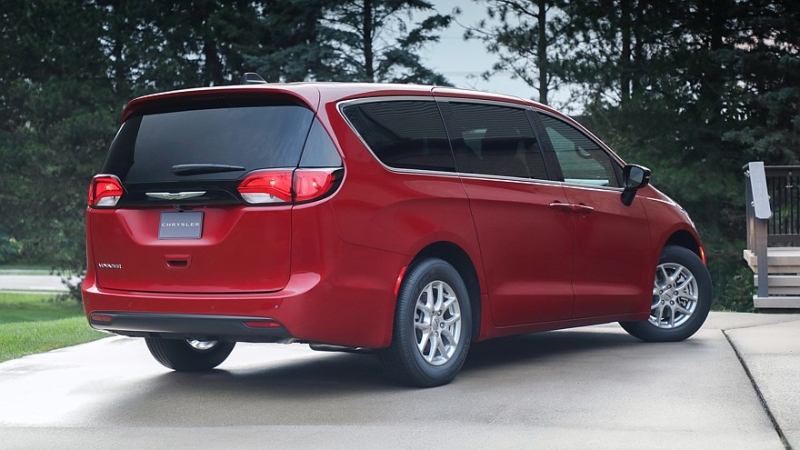 Минивэн Chrysler Voyager возвращается на рынок, цена уже известна