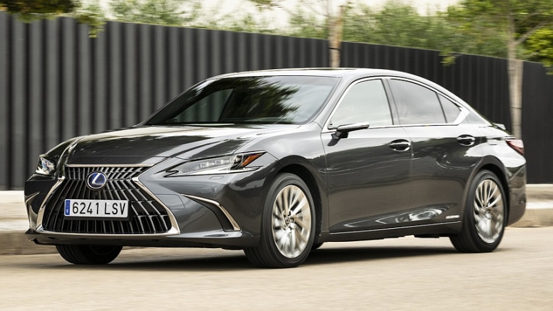 Рестайлинг Lexus ES: первые изображения