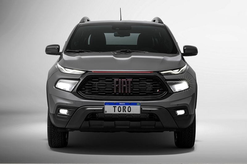 Пикапу Fiat Toro вернули богатую версию Ultra, но уже без дизеля и полного привода