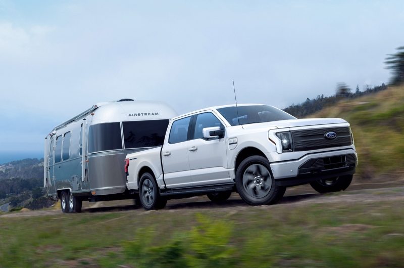 Глава Ford рассказал о проблемах электрических больших пикапов и внедорожников