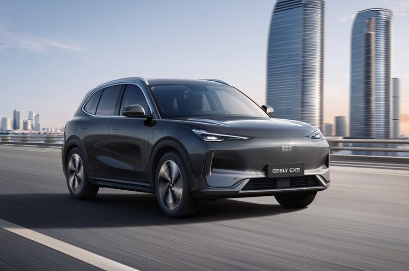 Кроссовер Geely EX5 скоро стартует в России: объявлены цены