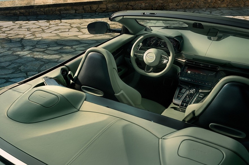 Aston Martin рассекретил Vanquish Volante с открытым верхом и битурбомотором V12