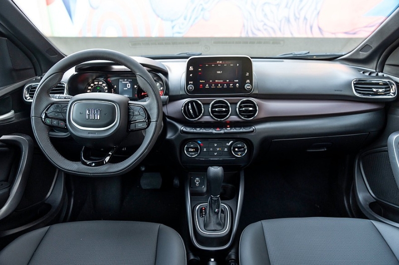 Бюджетный седан Fiat Cronos станет солиднее после рестайлинга