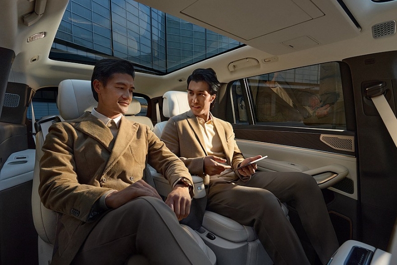 Denza N9 от BYD выходит на рынок: базовый кроссовер всё-таки дешевле Li L9