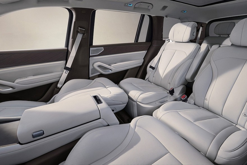 Denza N9 от BYD выходит на рынок: базовый кроссовер всё-таки дешевле Li L9