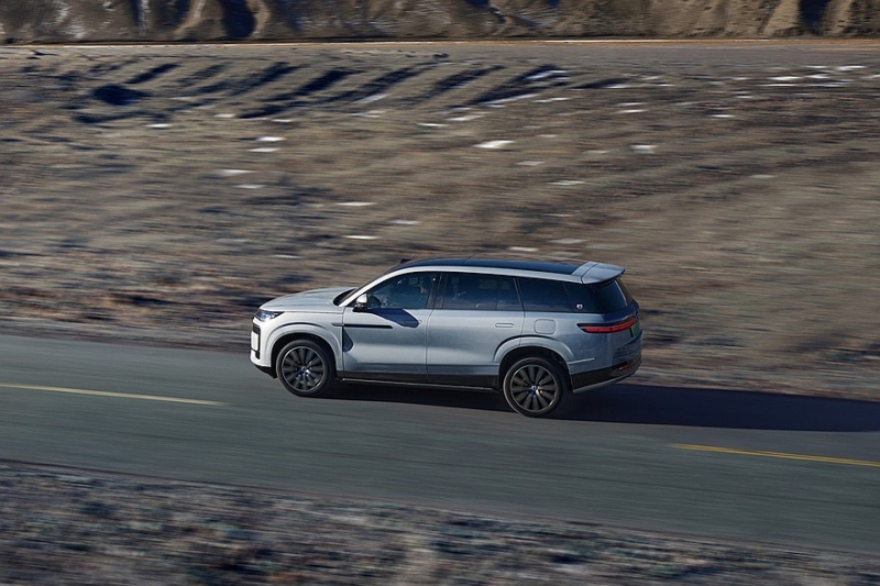 Denza N9 от BYD выходит на рынок: базовый кроссовер всё-таки дешевле Li L9