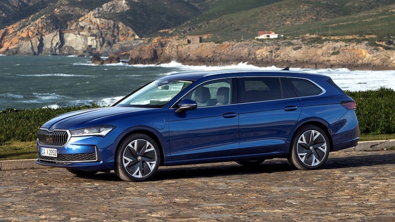 Юбилей с перерывом: флагманской модели Skoda Superb исполнилось 90 лет