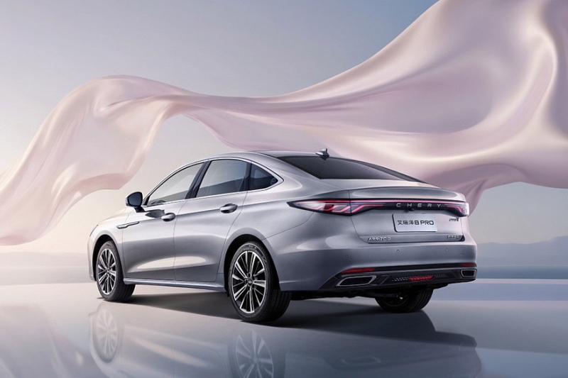 Начались продажи обновлённого Chery Arrizo 8 Pro: версий – больше, цены – ниже