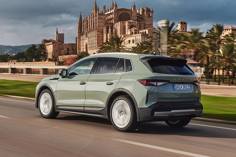 Новейший Skoda Elroq прирастает версиями: анонсирован «горячий» кроссовер RS