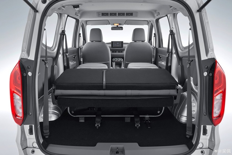 Очень дешёвый электровэн Wuling обзавёлся ещё более дешёвой гибридной версией