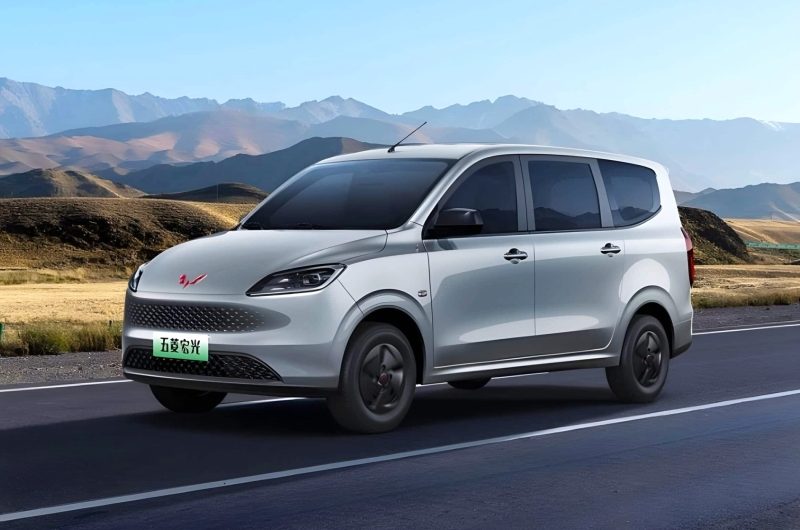 Очень дешёвый электровэн Wuling обзавёлся ещё более дешёвой гибридной версией