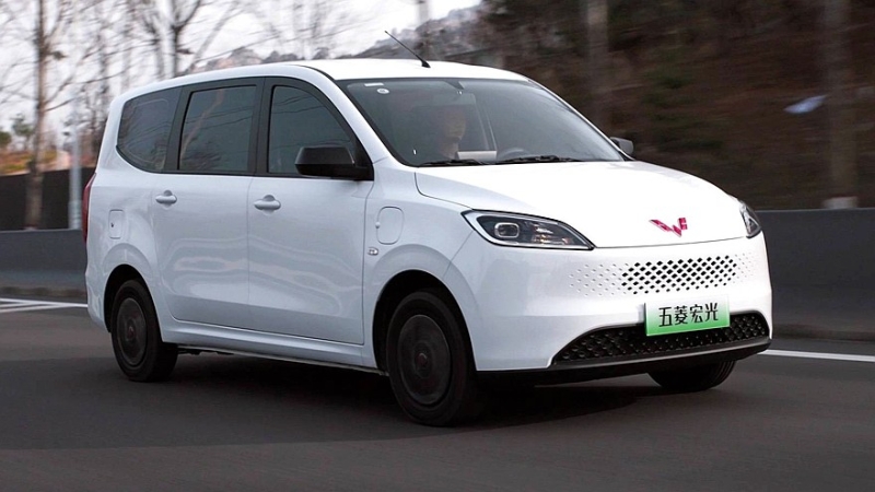 Очень дешёвый электровэн Wuling обзавёлся ещё более дешёвой гибридной версией
