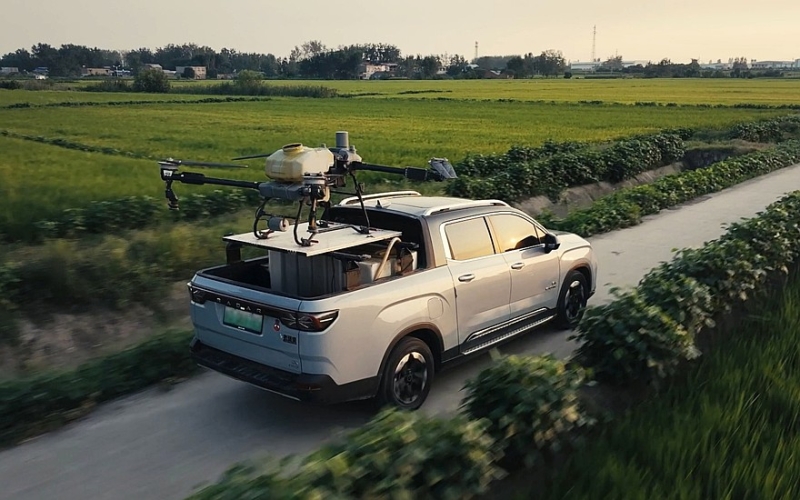 Пикап Radar от Geely обзавёлся дальнобойной версией с сельскохозяйственным коптером