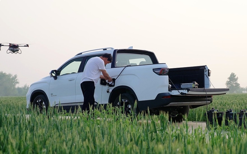 Пикап Radar от Geely обзавёлся дальнобойной версией с сельскохозяйственным коптером