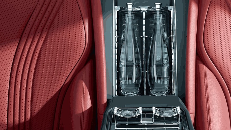 Роскошный седан Yangwang U7 от BYD: электромобиль и гибрид с оппозитным мотором