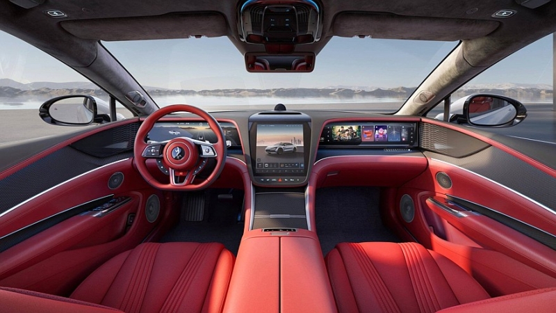 Роскошный седан Yangwang U7 от BYD: электромобиль и гибрид с оппозитным мотором