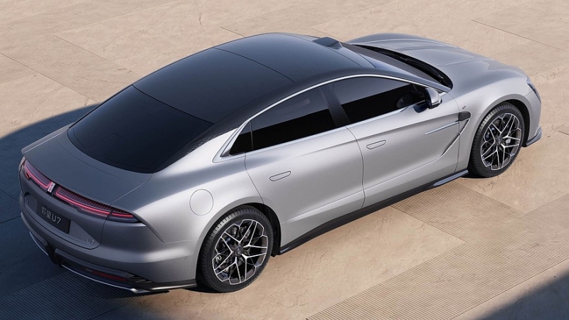 Роскошный седан Yangwang U7 от BYD: электромобиль и гибрид с оппозитным мотором