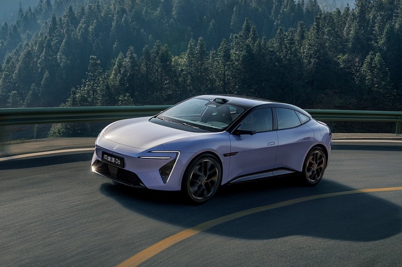 Седан Avatr 06 выходит на рынок: самая дешёвая модель в гамме