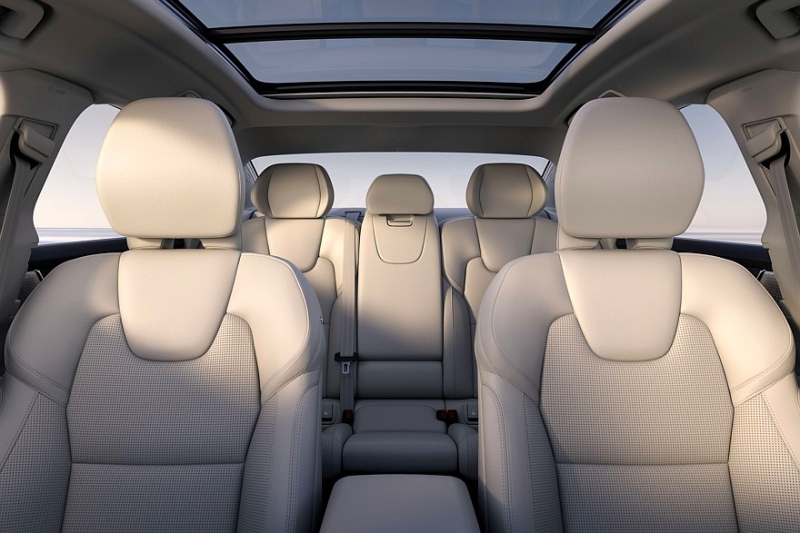 Флагманский седан Volvo S90 обновлён в духе родственных кроссоверов