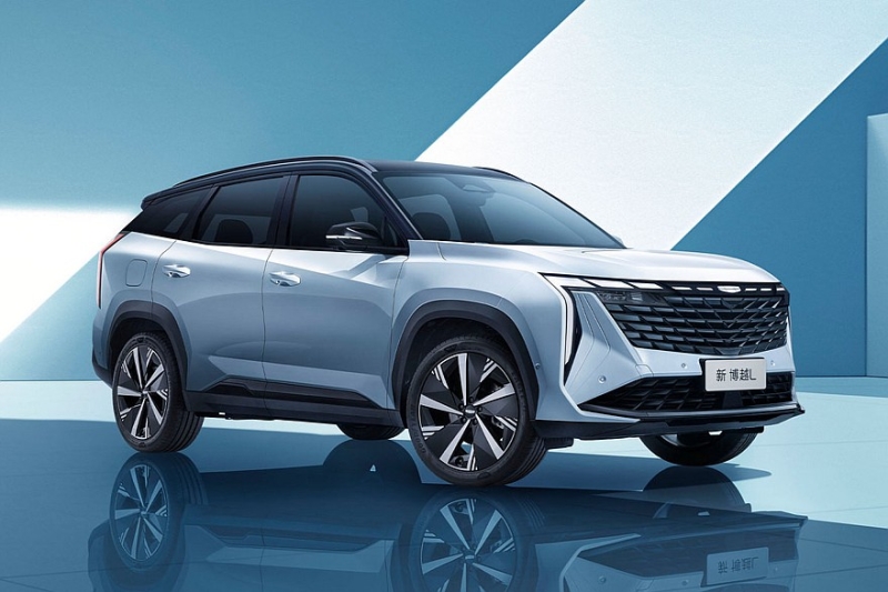 Geely Atlas с другим дизайном показали на официальных фото, он объявлен новым поколением