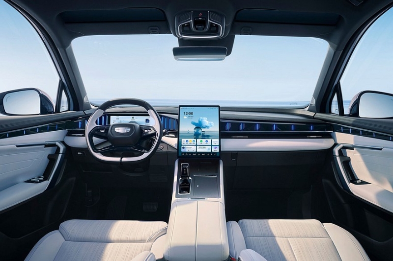 Geely Atlas с другим дизайном показали на официальных фото, он объявлен новым поколением