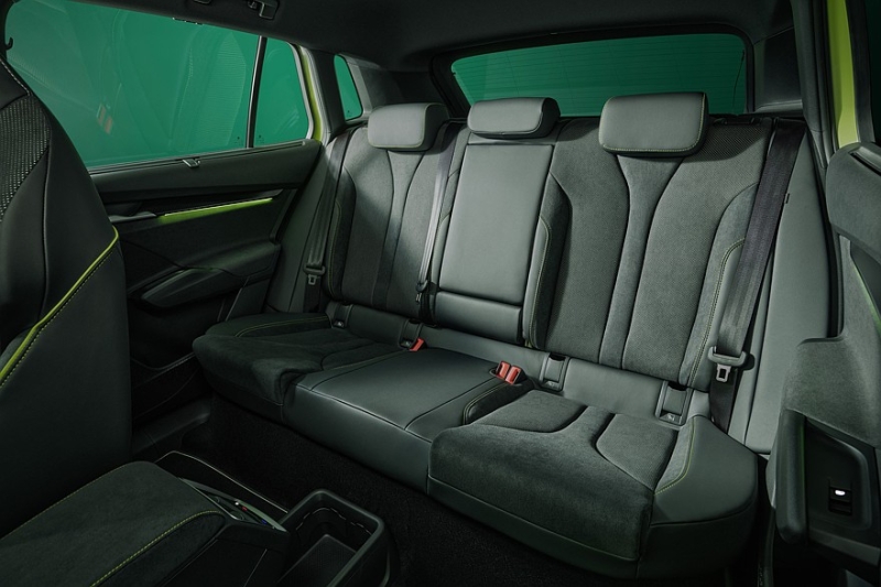 «Горячий» кроссовер Skoda Elroq RS: 340 «лошадок» и полный привод