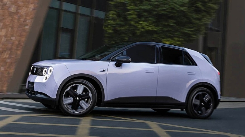 Хэтчбек Firefly выходит на рынок, чтобы отнять покупателей у Mini и smart