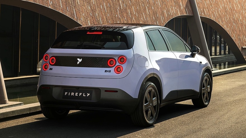 Хэтчбек Firefly выходит на рынок, чтобы отнять покупателей у Mini и smart
