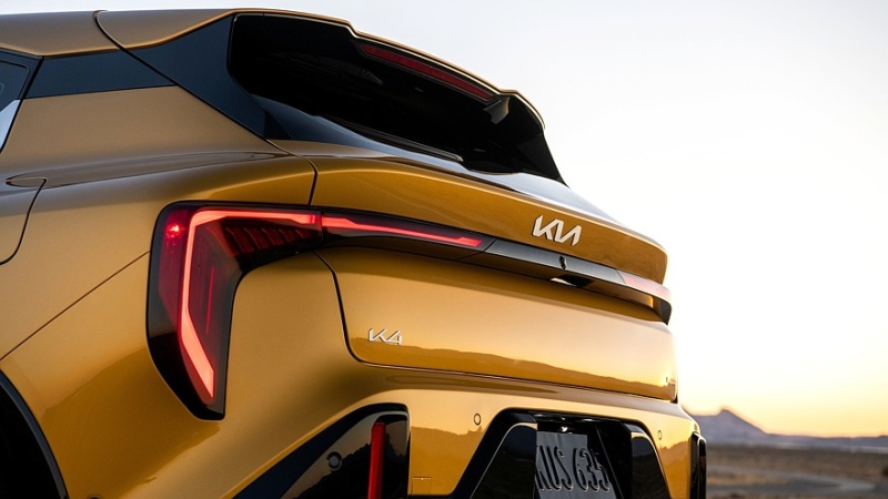 Kia K4 хэтчбек справил премьеру в США: элегантнее седана, но без технических отличий