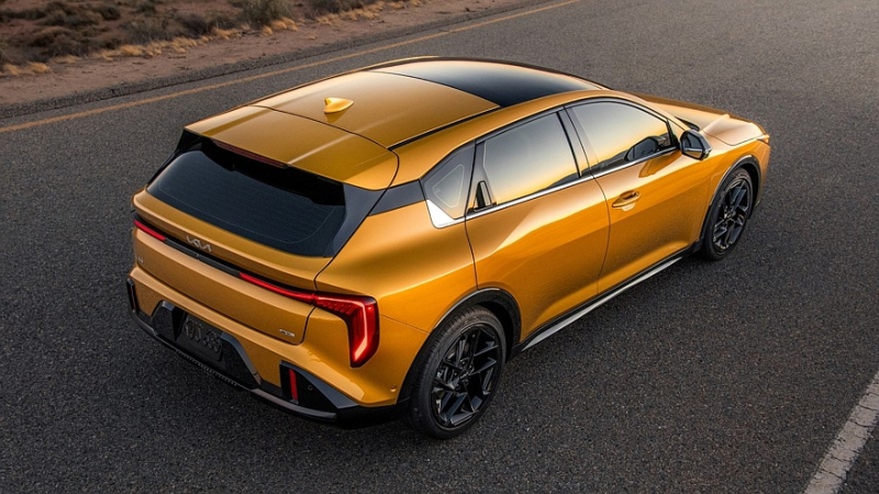 Kia K4 хэтчбек справил премьеру в США: элегантнее седана, но без технических отличий