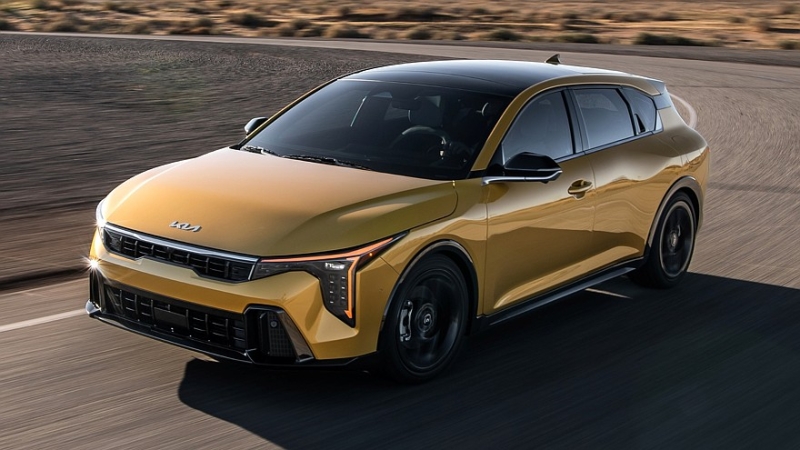 Kia K4 хэтчбек справил премьеру в США: элегантнее седана, но без технических отличий