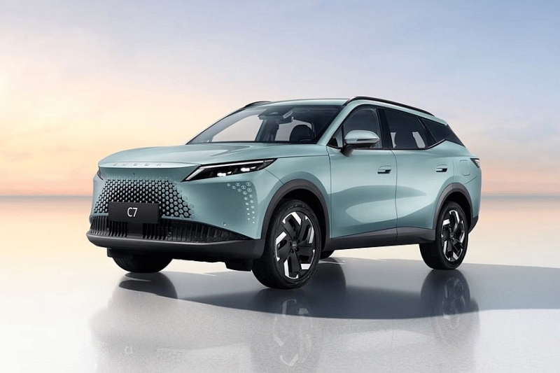 Кроссовер Omoda C3 готовится к глобальному дебюту, а старший Omoda C7 – к старту продаж в РФ