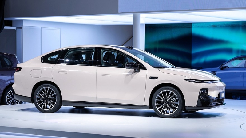 Leapmotor B01: дешёвый, но щедро оснащённый седан на базе кроссовера B10