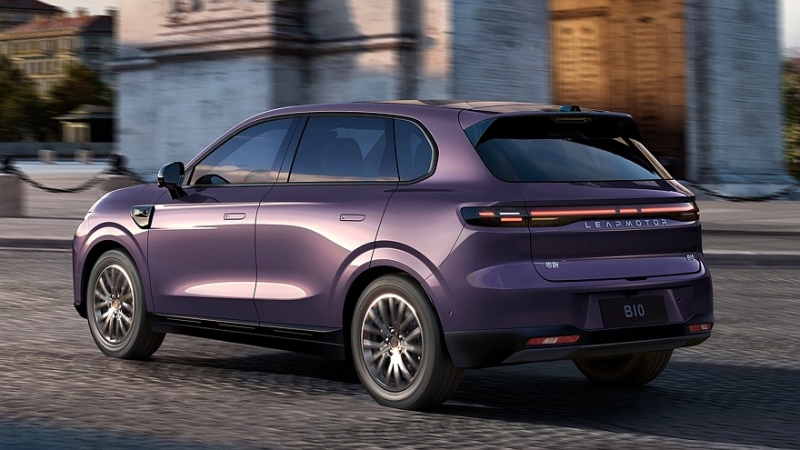 Leapmotor B10 выходит рынок: высокотехнологичный кроссовер по цене Лады