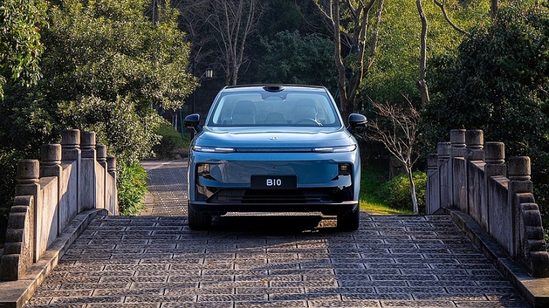 Leapmotor B10 выходит рынок: высокотехнологичный кроссовер по цене Лады