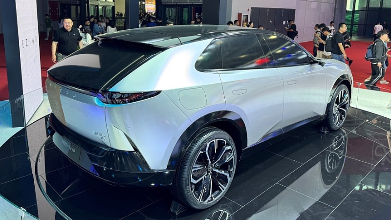 Mazda EZ-60: китайская платформа, большое табло в салоне и глобальные амбиции