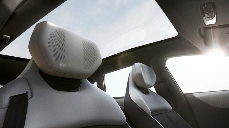 Mazda EZ-60: китайская платформа, большое табло в салоне и глобальные амбиции