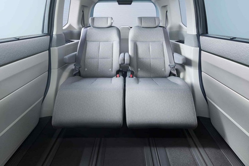 Обновлён популярный минивэн Honda Step WGN: расширенное оснащение и особая версия