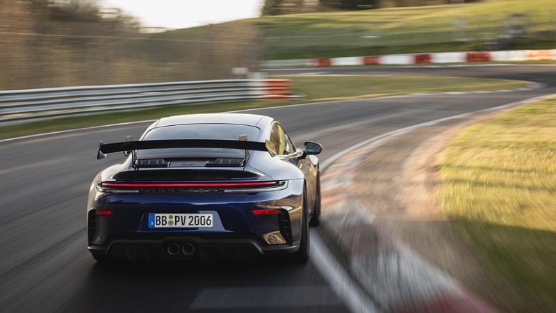 Porsche 911 GT3 стал самым быстрым спорткаром с МКП на Нюрбургринге