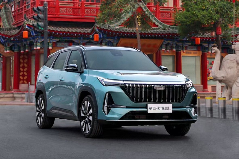 Представлен новый Geely Atlas: упрощённый дизайн и богатое оснащение