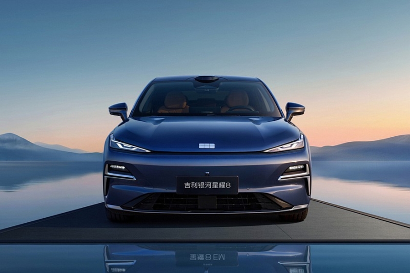 Седан Geely Galaxy Starshine 8 предложен с двумя установками на выбор