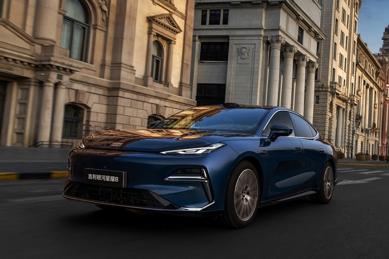 Седан Geely Galaxy Starshine 8 предложен с двумя установками на выбор