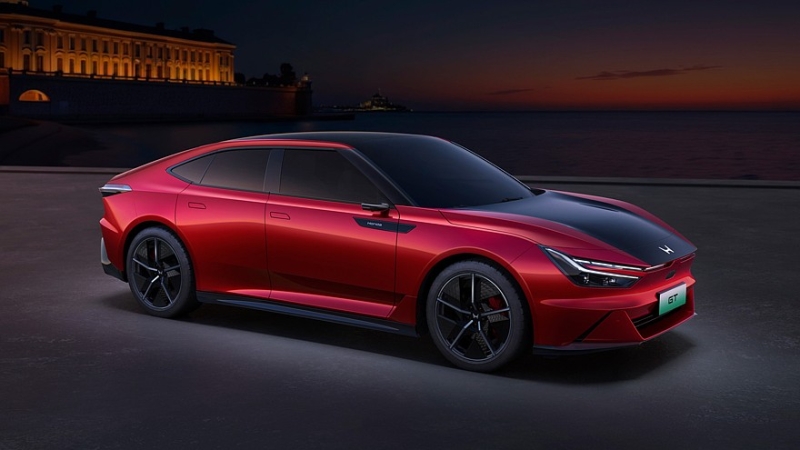 Серийный лифтбек Honda GT дебютировал в двух версиях с разным дизайном
