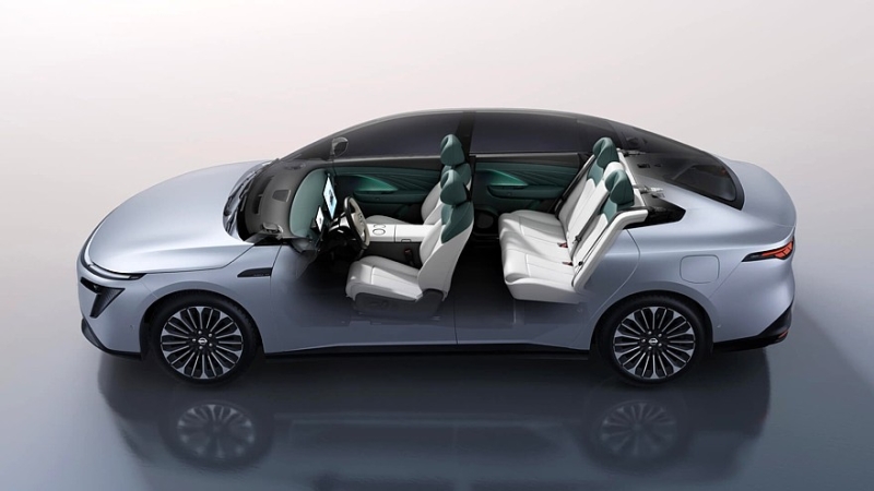 Тонущий Nissan вывел на китайский рынок дешёвый бизнес-седан N7