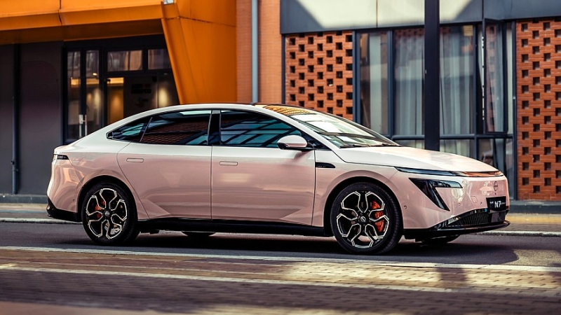 Тонущий Nissan вывел на китайский рынок дешёвый бизнес-седан N7