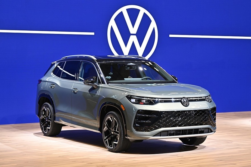 «Заряженный» Volkswagen Tiguan SEL R-Line Turbo: подросшая мощность и оснащение побогаче