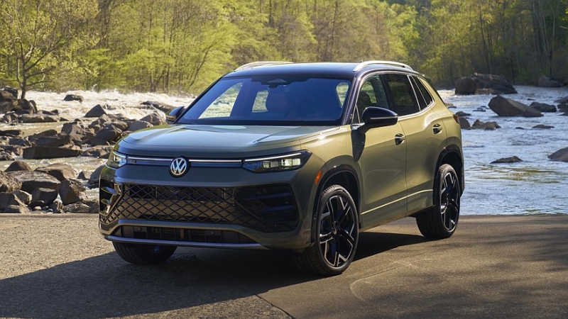 «Заряженный» Volkswagen Tiguan SEL R-Line Turbo: подросшая мощность и оснащение побогаче