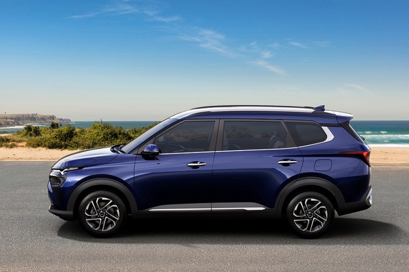 Анонсирован «престижный» кроссвэн Kia Clavis в новом стиле